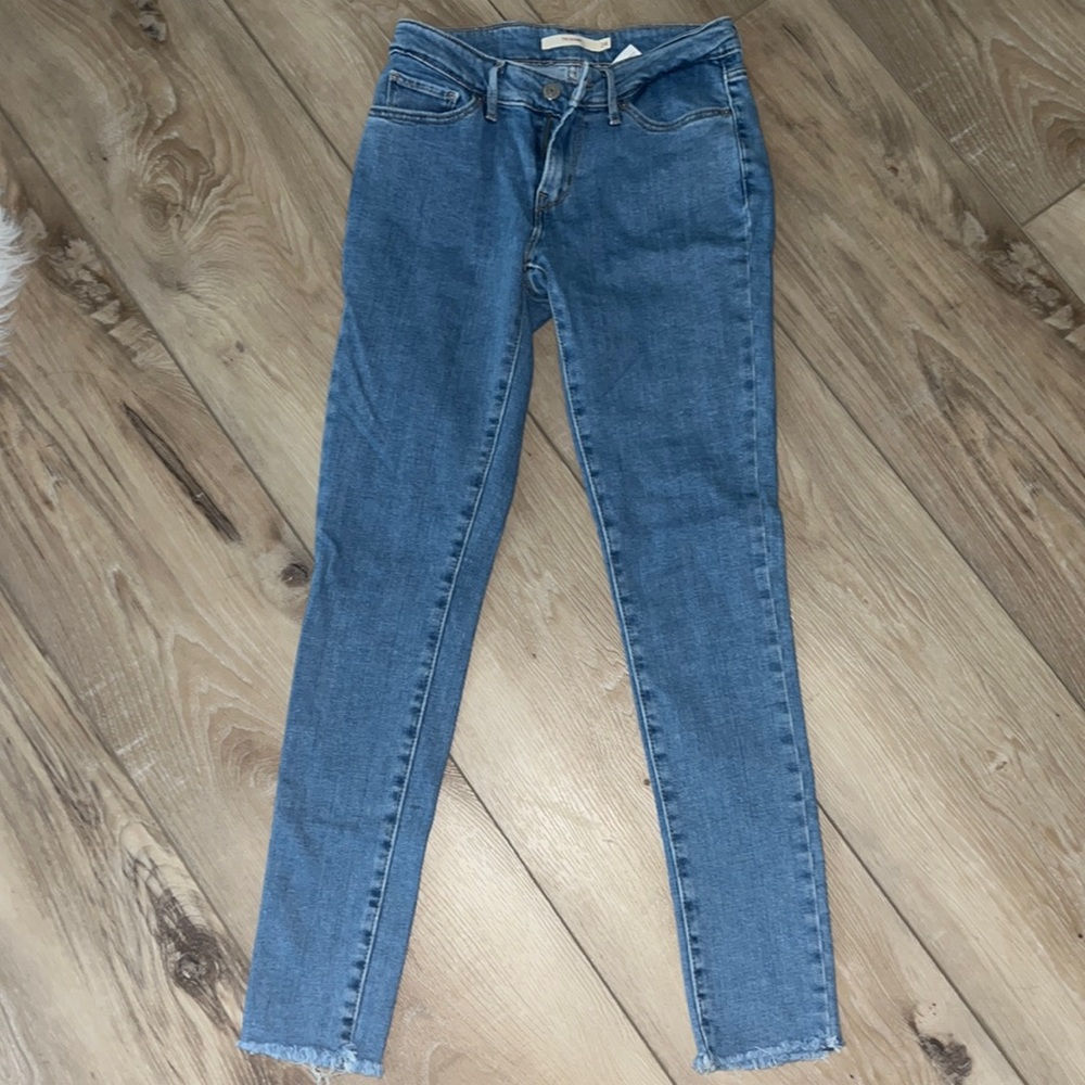 Levi skinny jeans